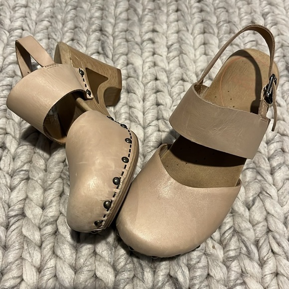 Dansko Thea Clogs - Picture 2 of 7